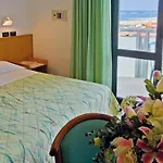 Little Hotel 3*