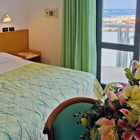 Little Hotel 3*