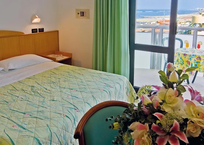 Little Hotel 3*
